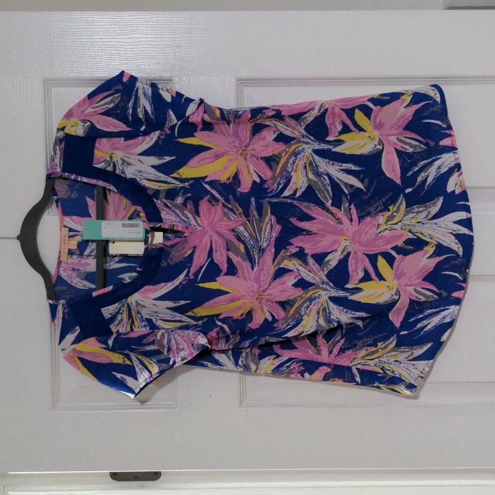 NWT Skies Are Blue Keyhole Blouse, Size Medium